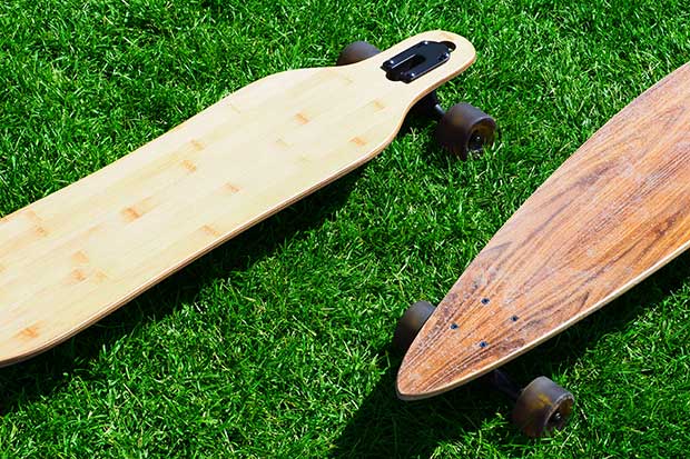 what's the difference between a longboard and a skateboard
